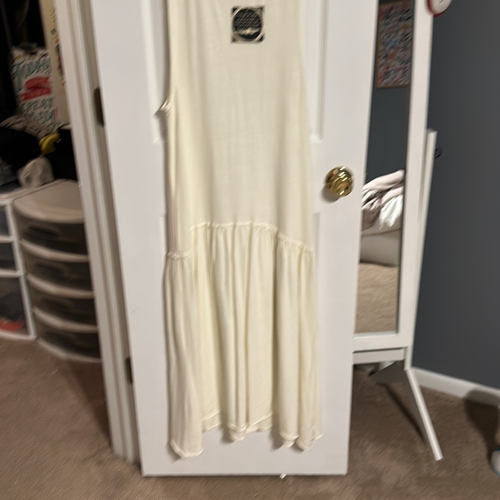 Dress - Picture 4 of 4
